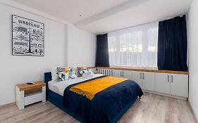 Plac Grunwaldzki Inviting Apartment